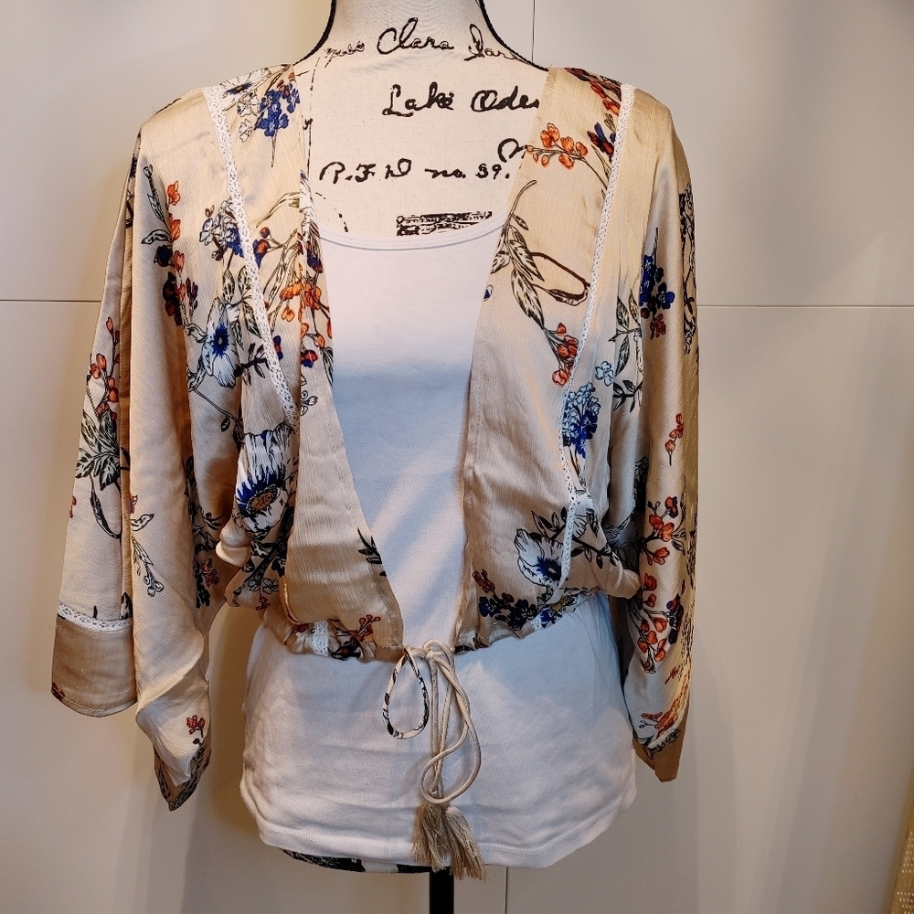 Floral cropped kimono - Picture 7 of 11